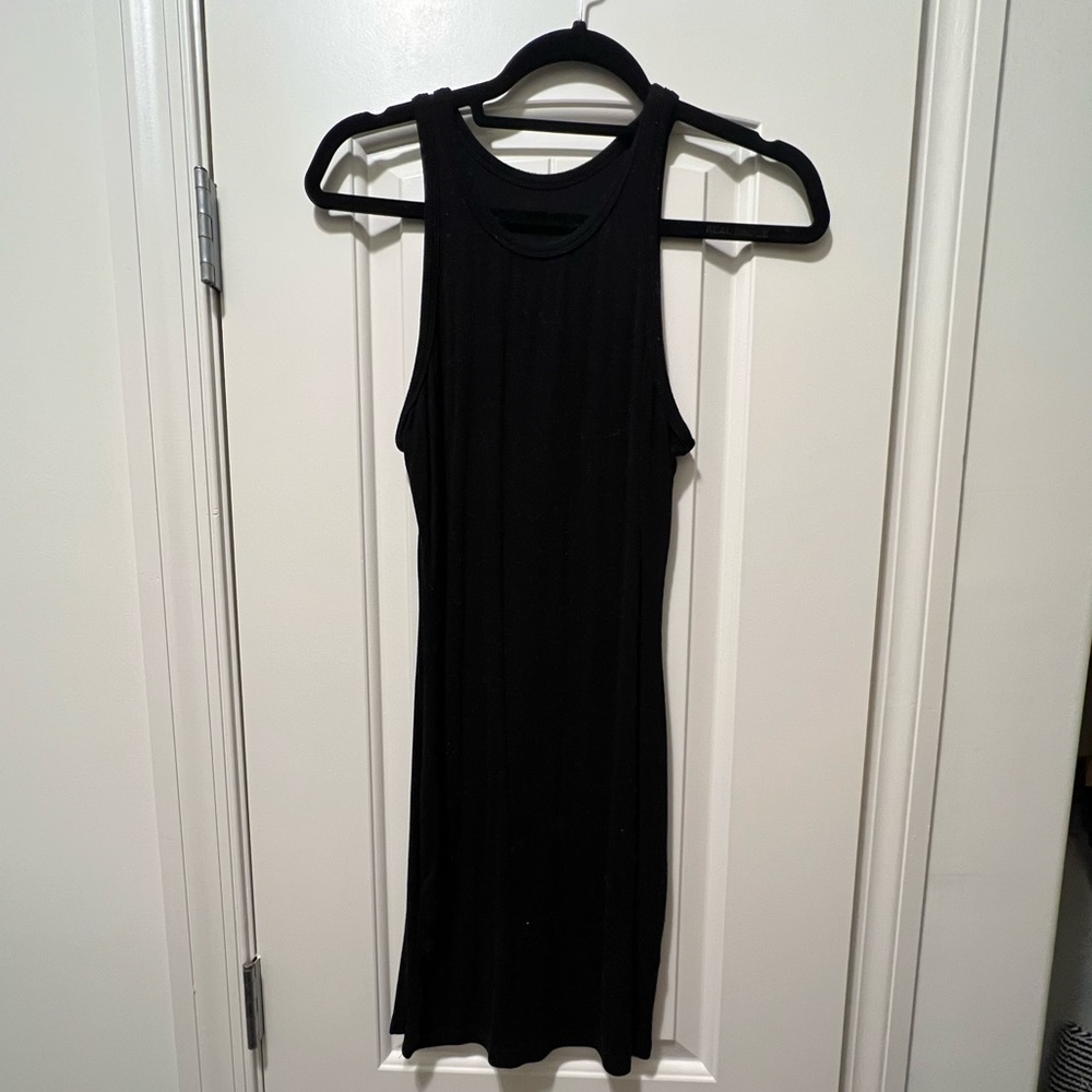Sleeveless body on dress